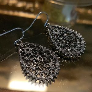 Cutout Teardrop Earrings